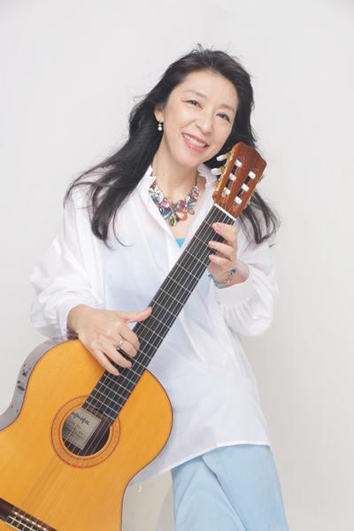 LISA_ONO_Guitar.jpeg