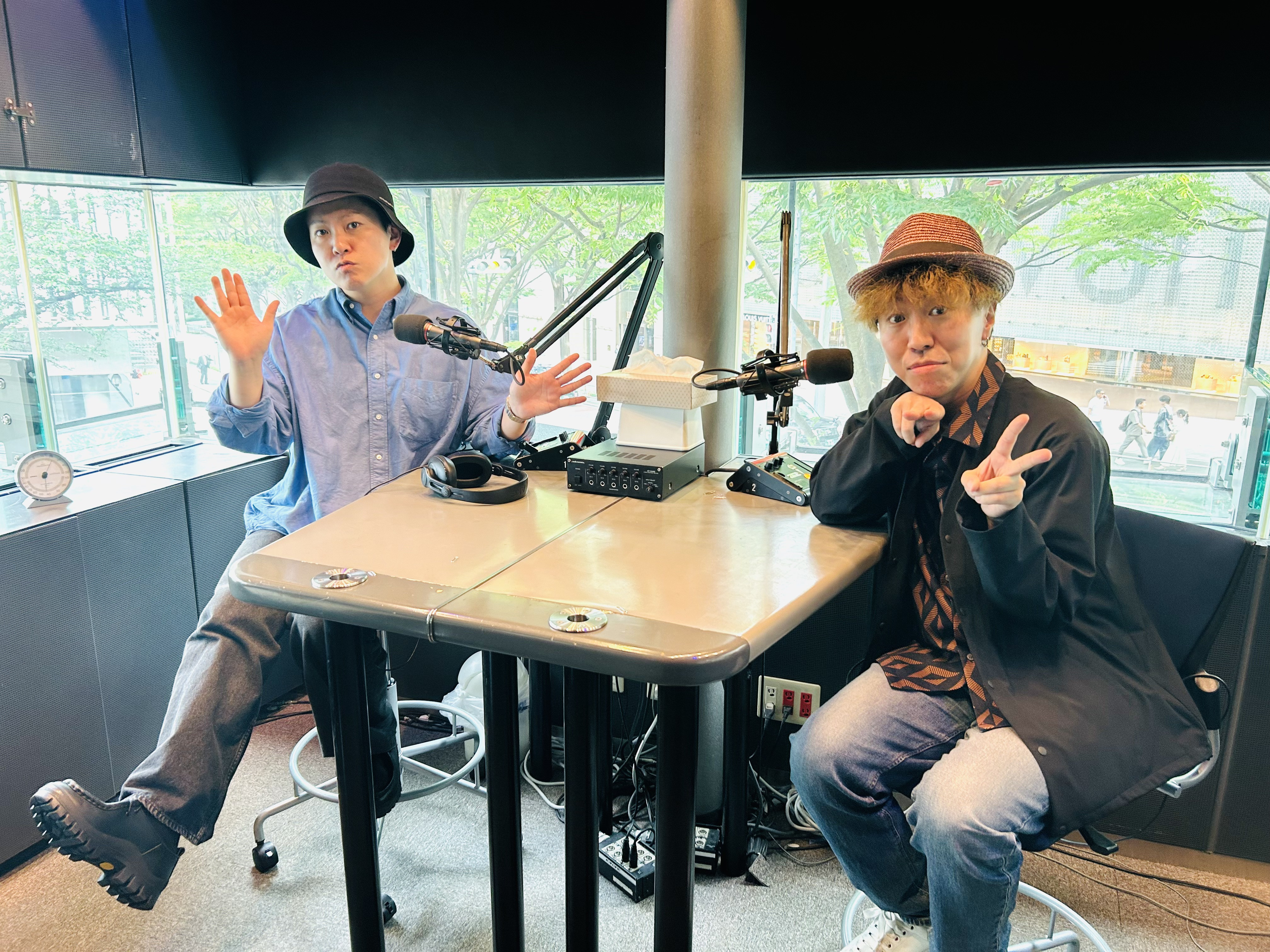 SPARK : J-WAVE 81.3 FM RADIO